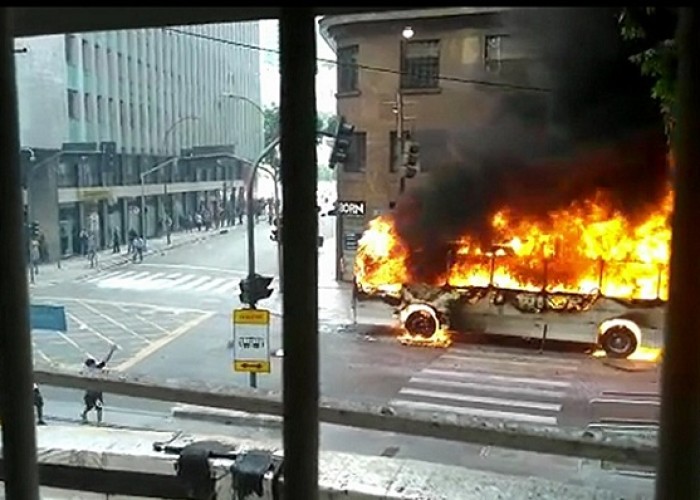 O Rio de Janeiro, até em pé de guerra, continua lindo?