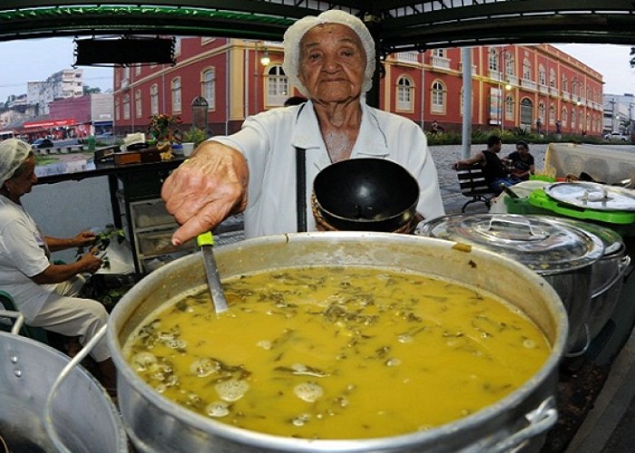 Dona Alvina, a tacacazeira