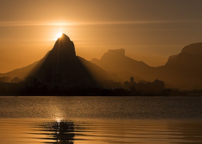 Abril em Paris, outono no Rio. E em Manaus?